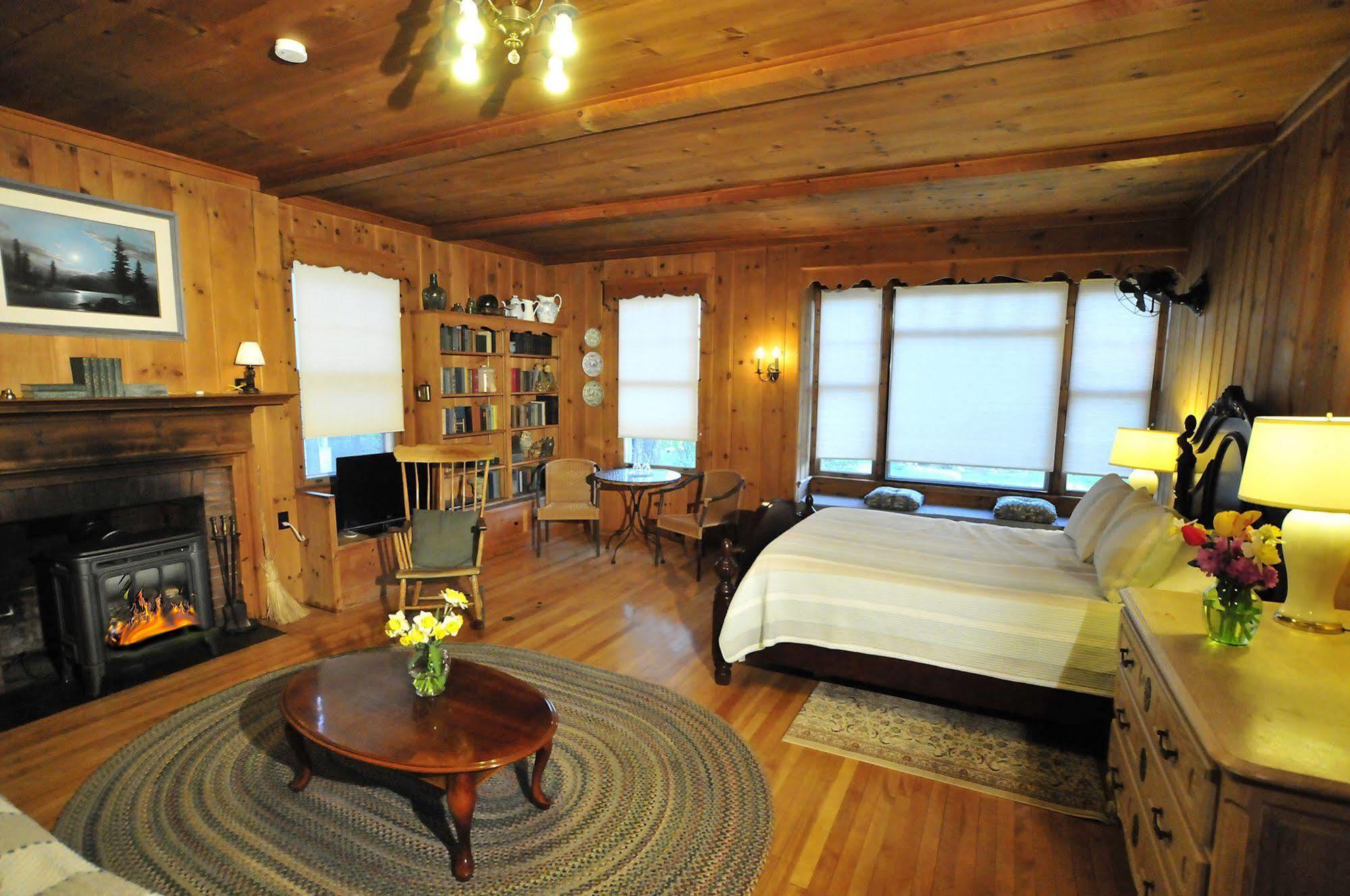 The Brewster Inn Декстер Екстер'єр фото